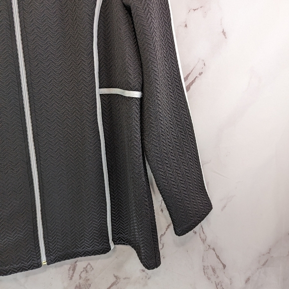 Chicos Zenergy Jacket Womens Medium 1 Black White Textured Knit Zip - Picture 4 of 13